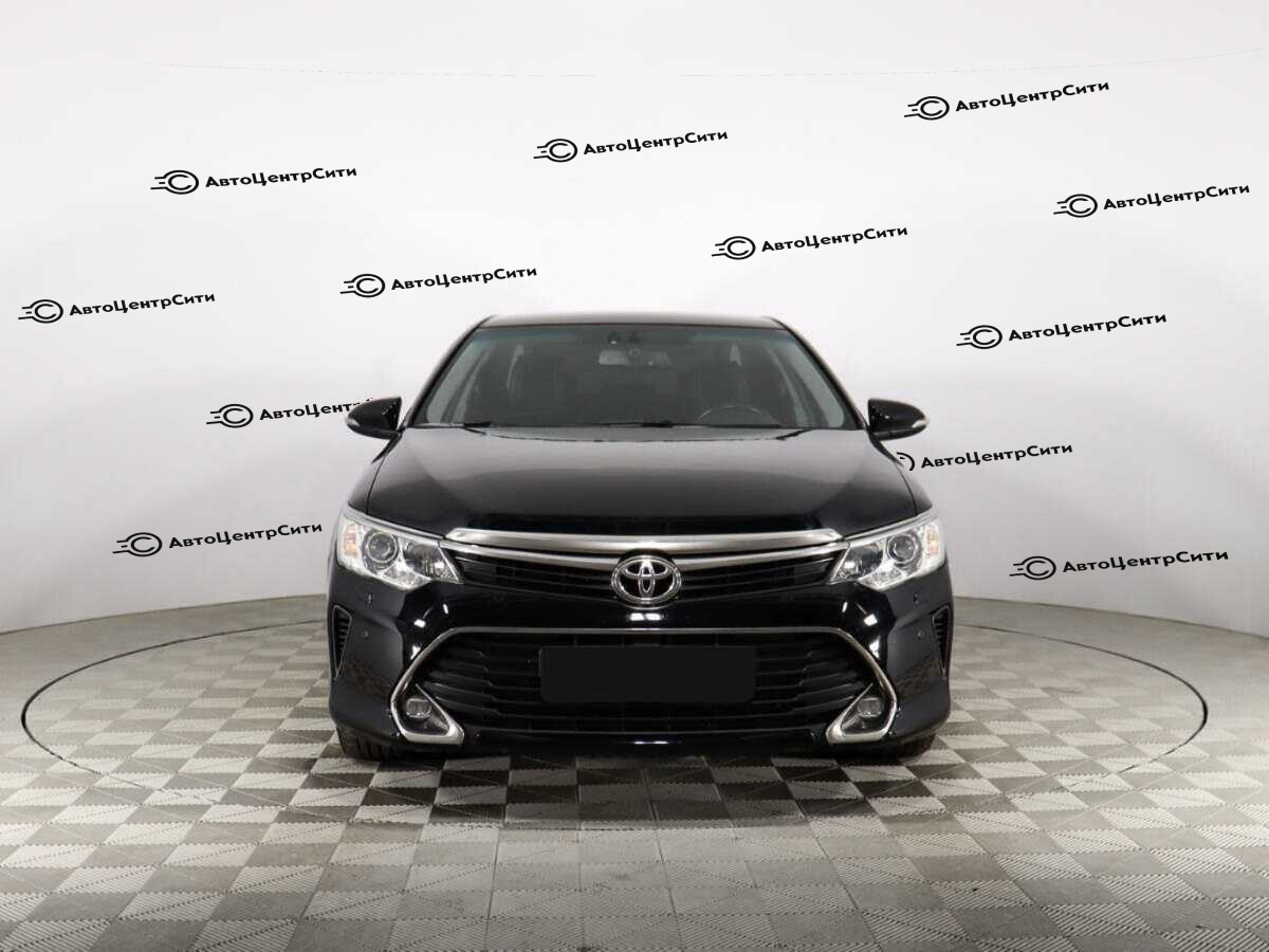 Toyota Camry с пробегом — 2016 год. Фото: #1