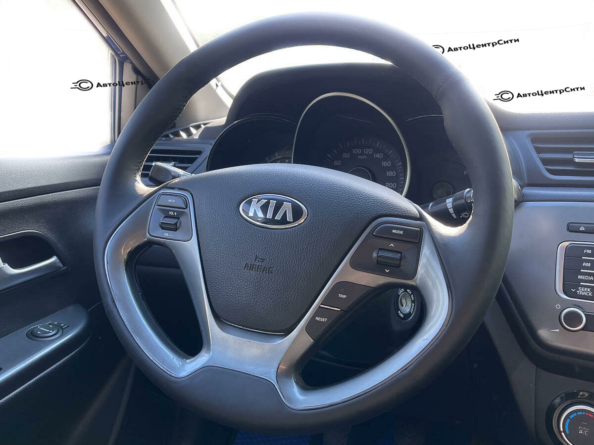 Kia Rio с пробегом — 2015 год. Фото: #12