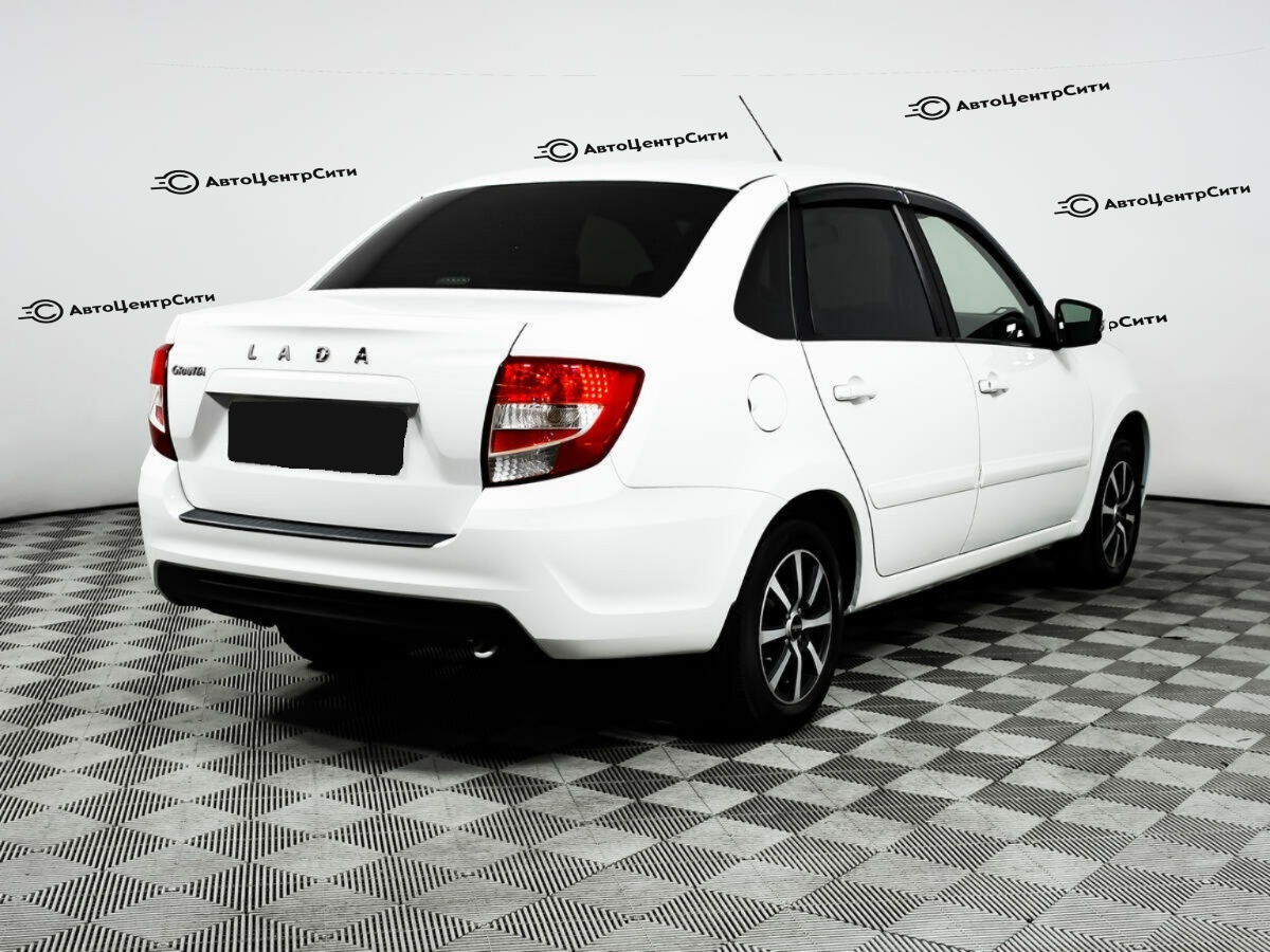 Lada (ВАЗ) Granta с пробегом — 2020 год. Фото: #4
