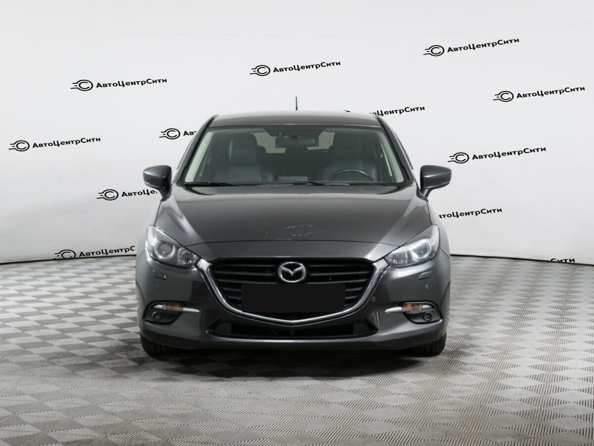 Mazda 3 с пробегом — 2018 год. Фото: #1