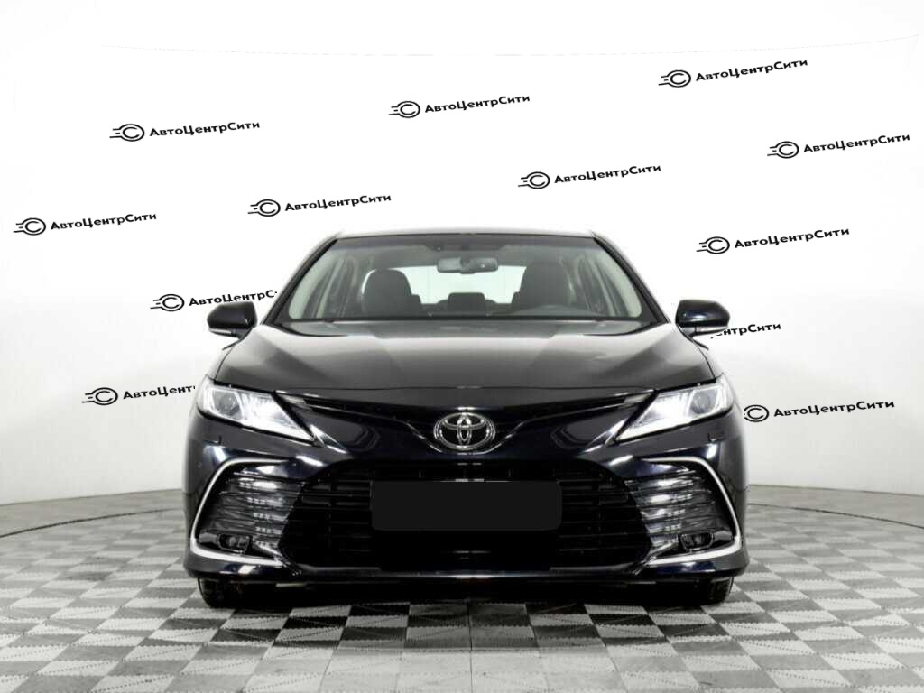 Toyota Camry с пробегом — 2021 год. Фото: #1