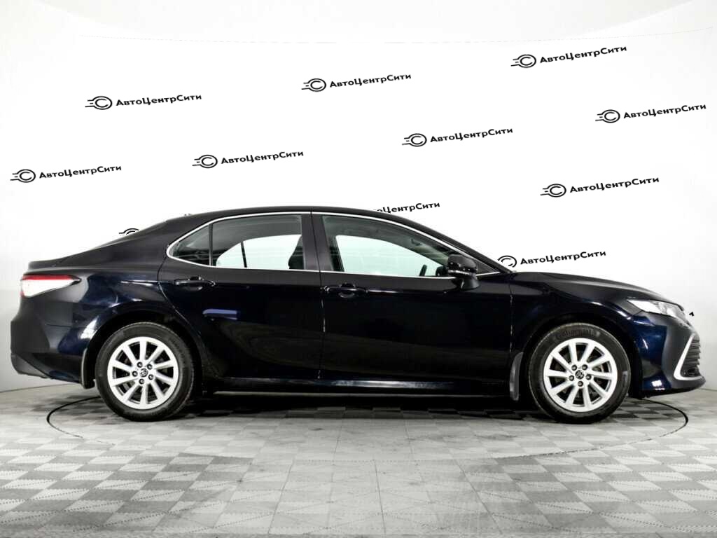 Toyota Camry с пробегом — 2021 год. Фото: #3