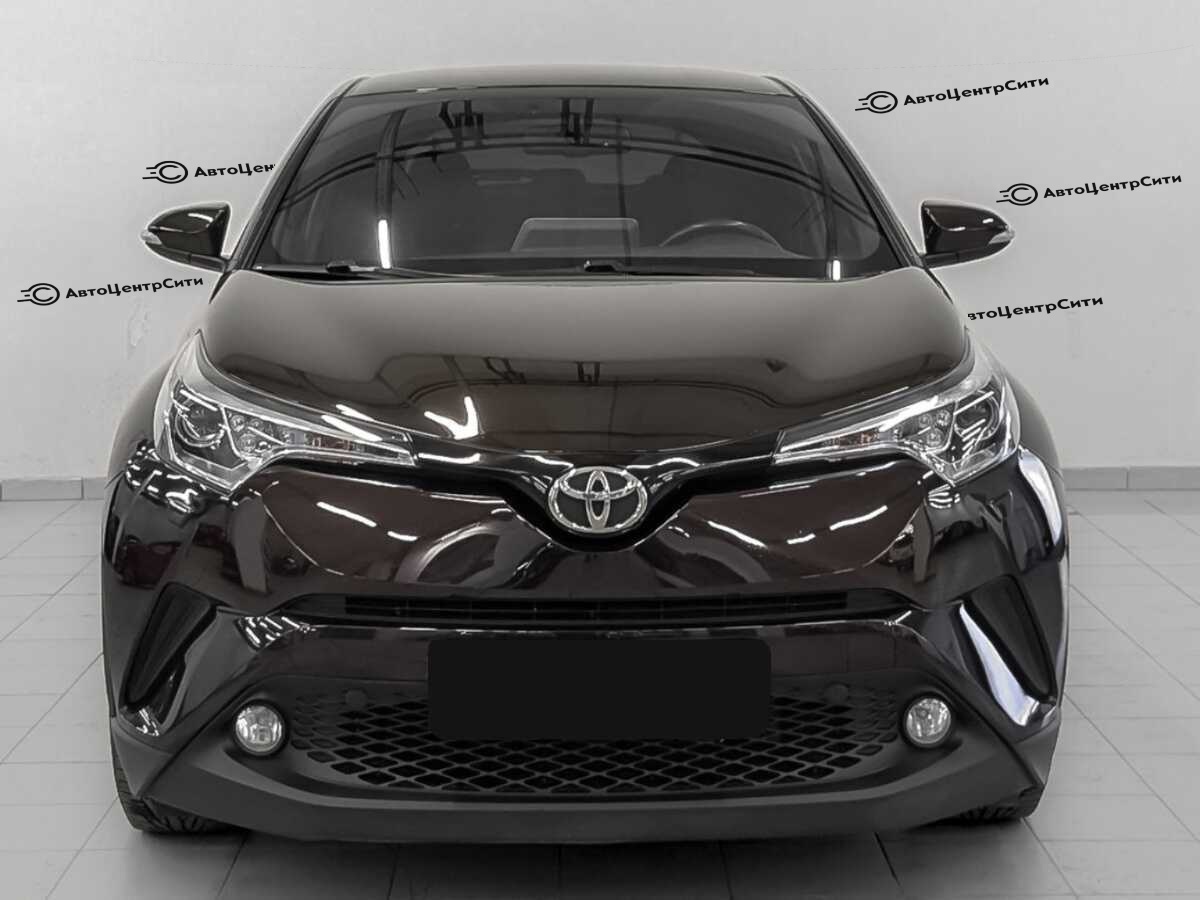 Toyota C-HR с пробегом — 2019 год. Фото: #1