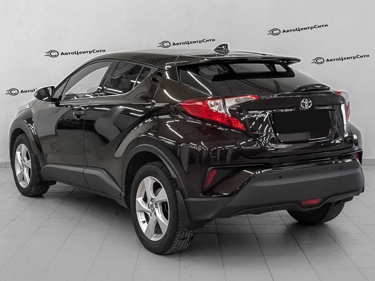 Toyota C-HR с пробегом — 2019 год. Фото: #6