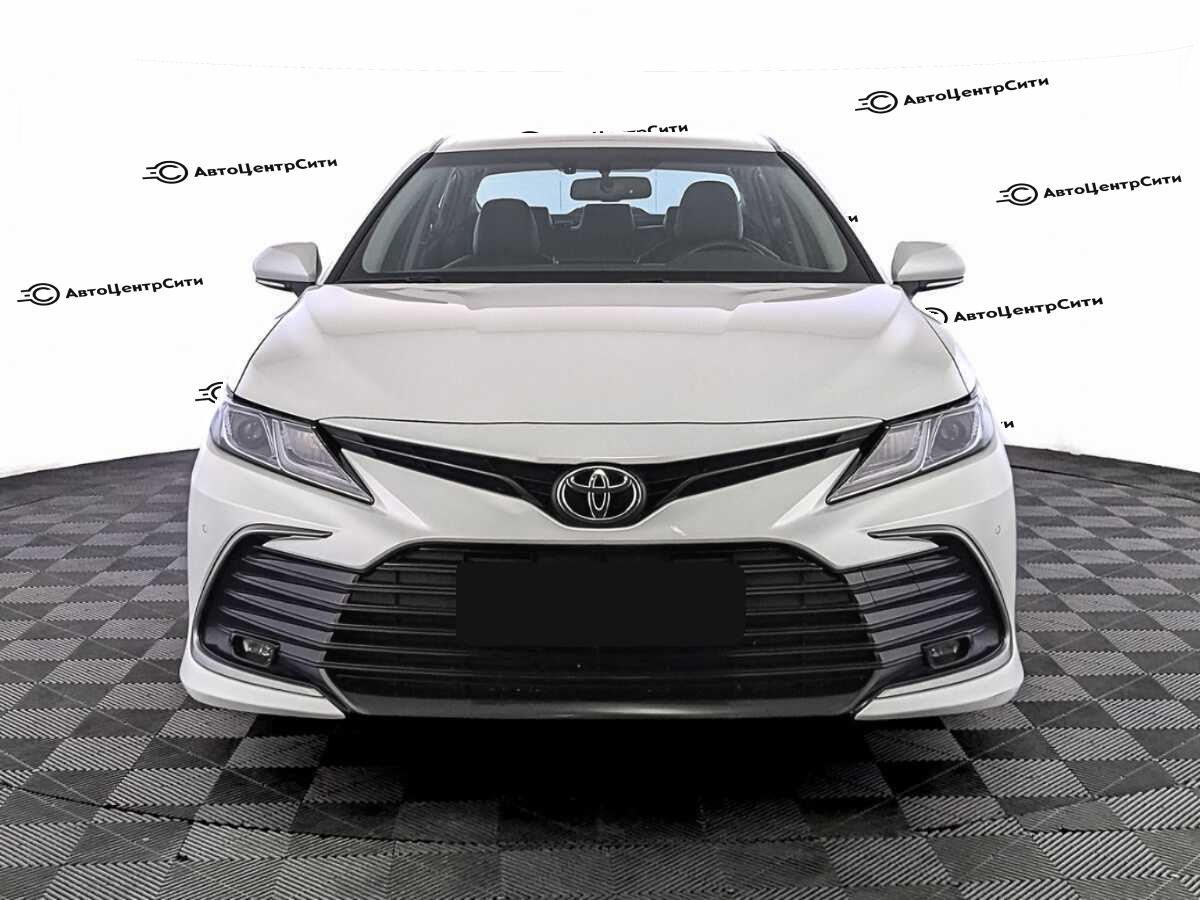 Toyota Camry с пробегом — 2021 год. Фото: #1