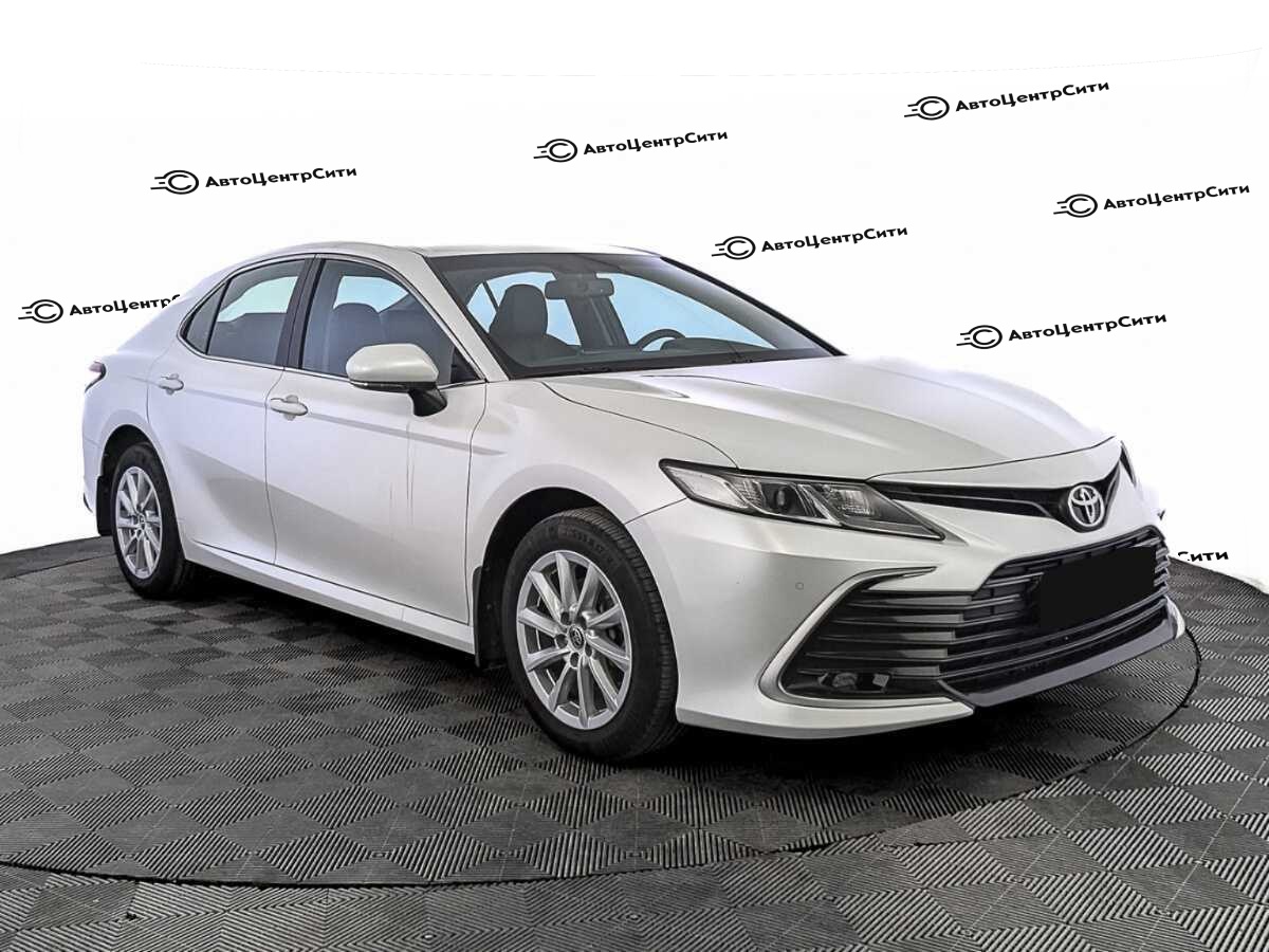 Toyota Camry с пробегом — 2021 год. Фото: #2