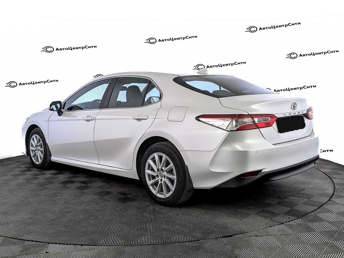 Toyota Camry с пробегом — 2021 год. Фото: #6