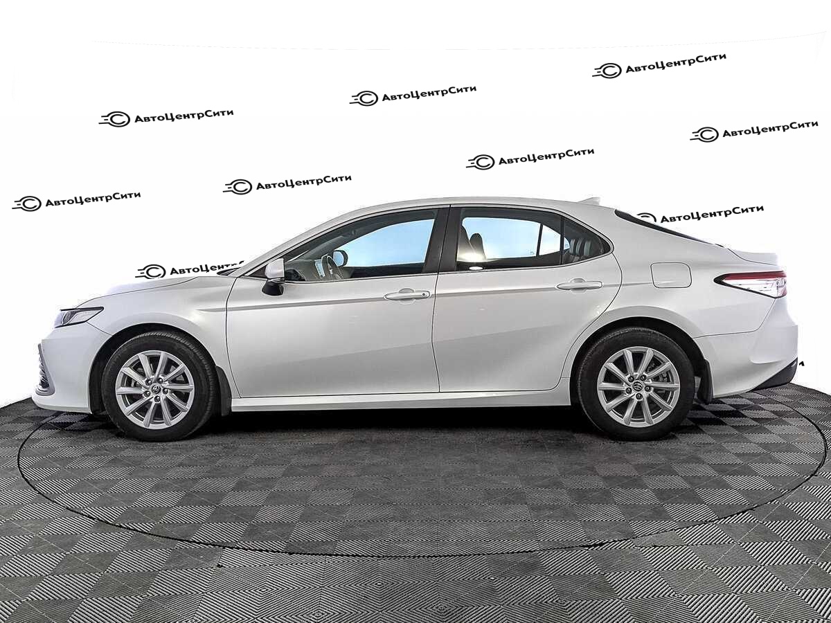 Toyota Camry с пробегом — 2021 год. Фото: #7