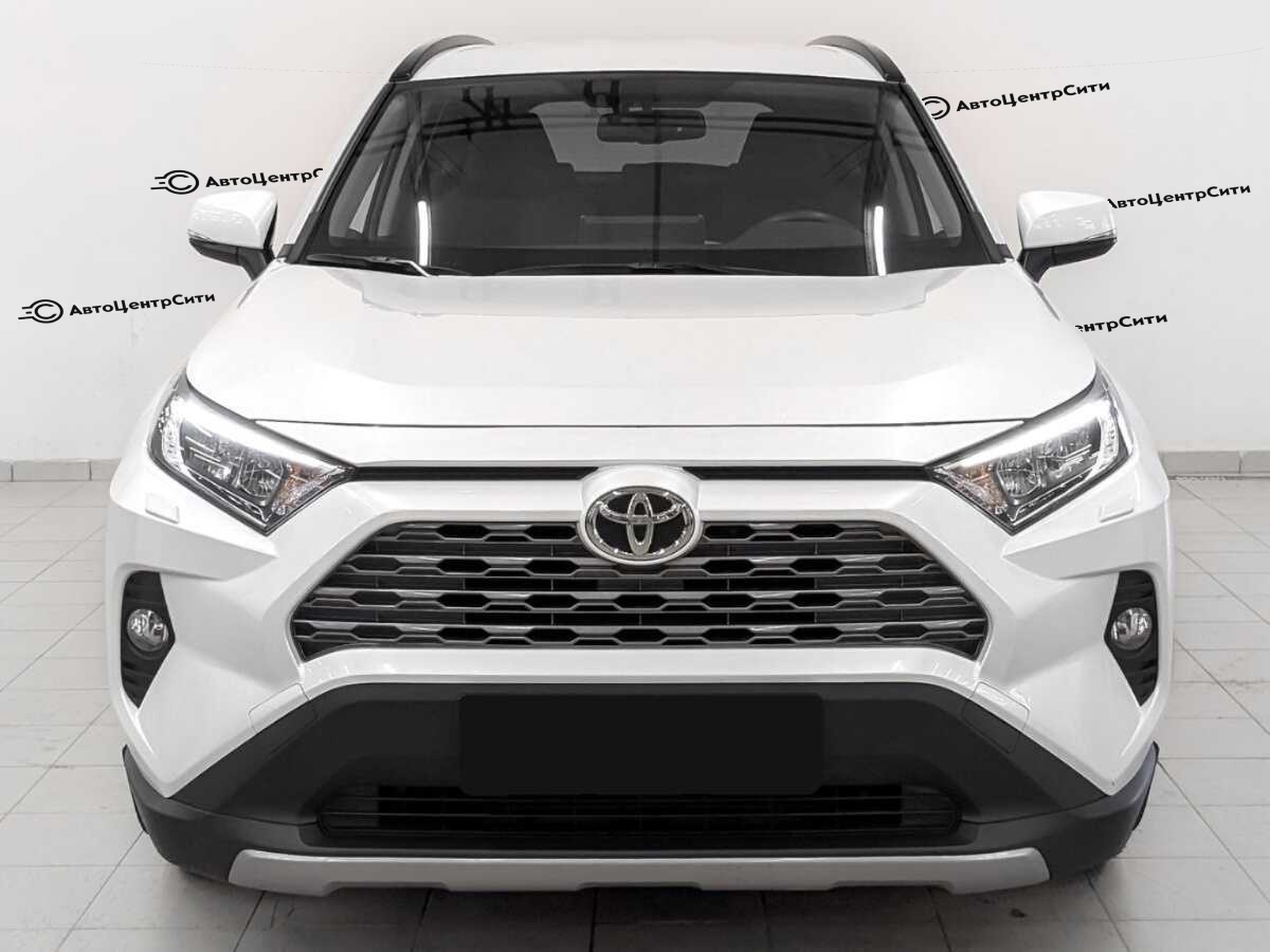 Toyota RAV4 с пробегом — 2021 год. Фото: #1