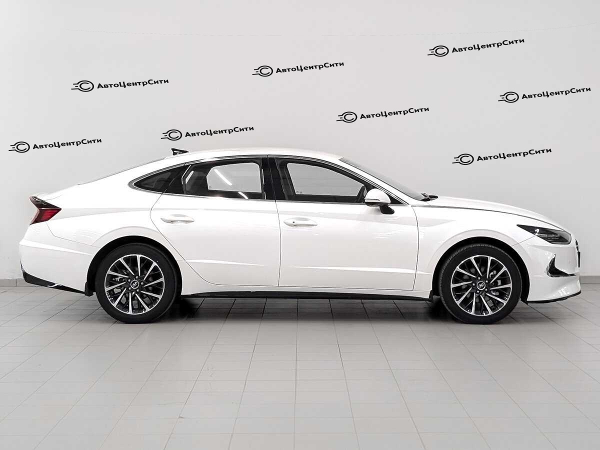 Hyundai Sonata с пробегом — 2022 год. Фото: #3