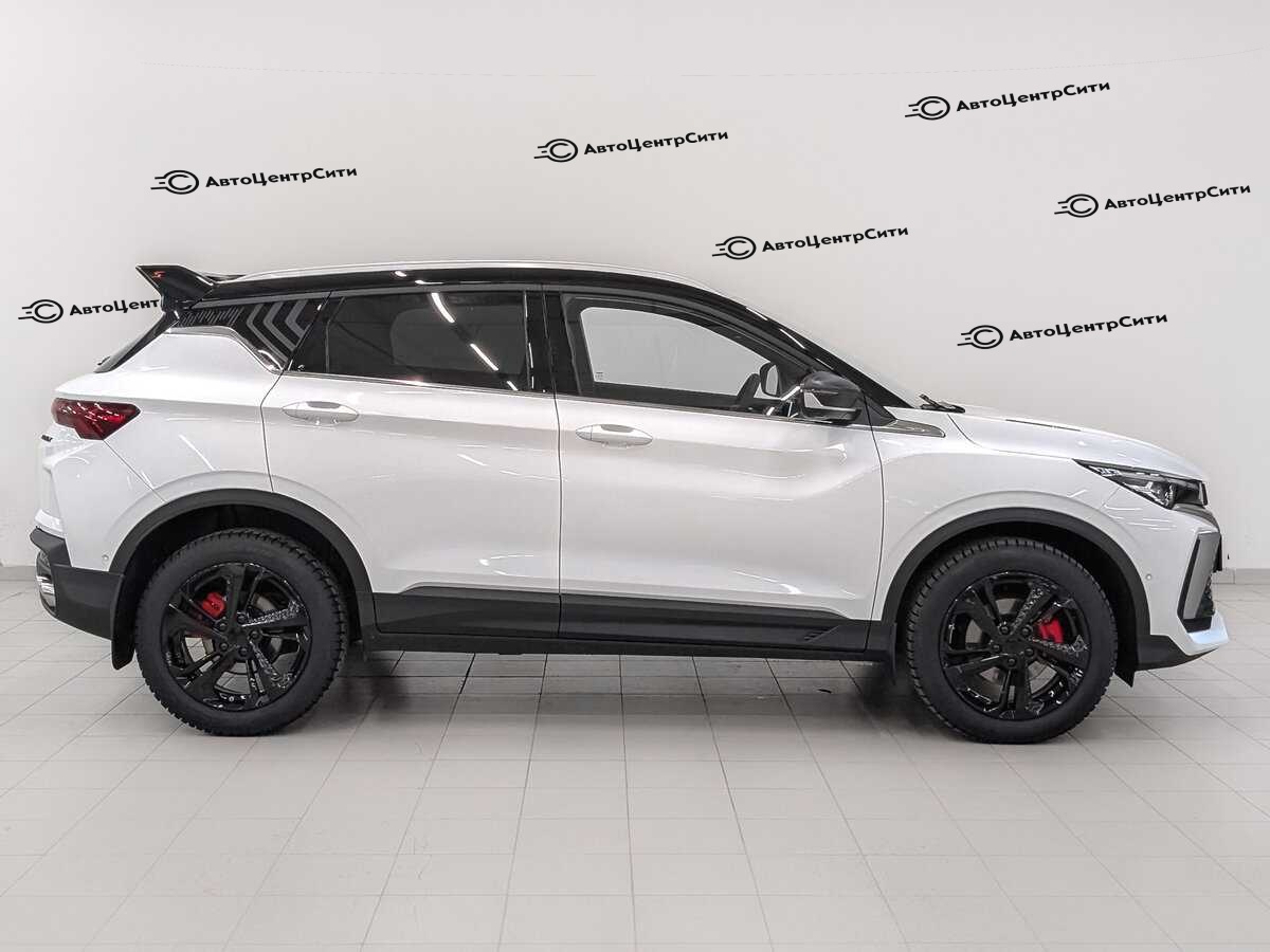 Geely Coolray с пробегом — 2024 год. Фото: #3