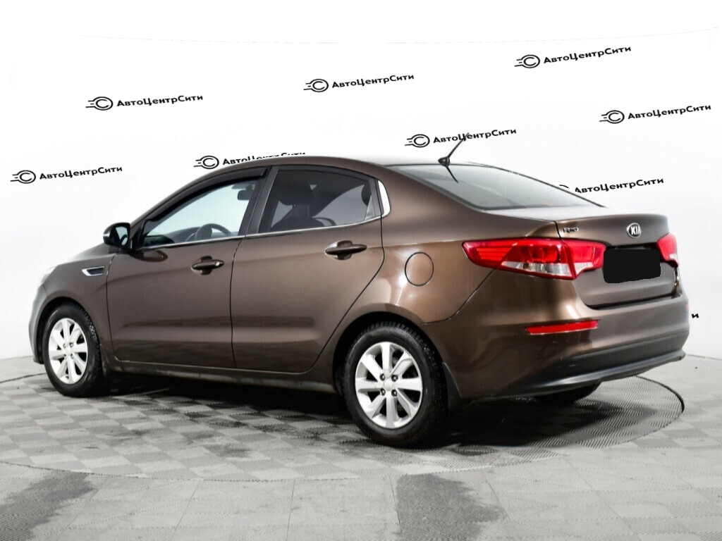 Kia Rio с пробегом — 2015 год. Фото: #6