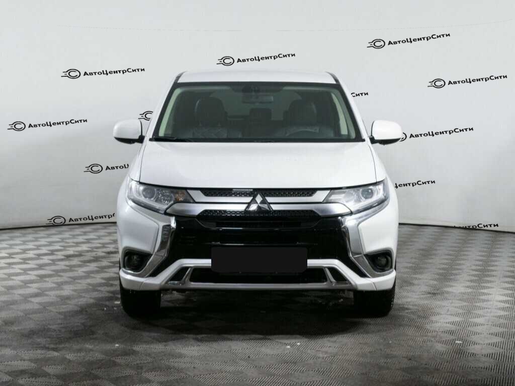 Mitsubishi Outlander с пробегом — 2022 год. Фото: #1