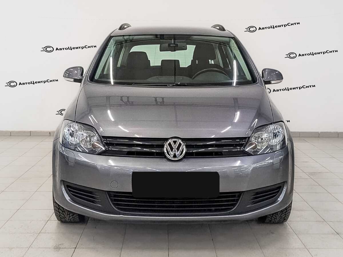 Volkswagen Golf Plus с пробегом — 2012 год. Фото: #1