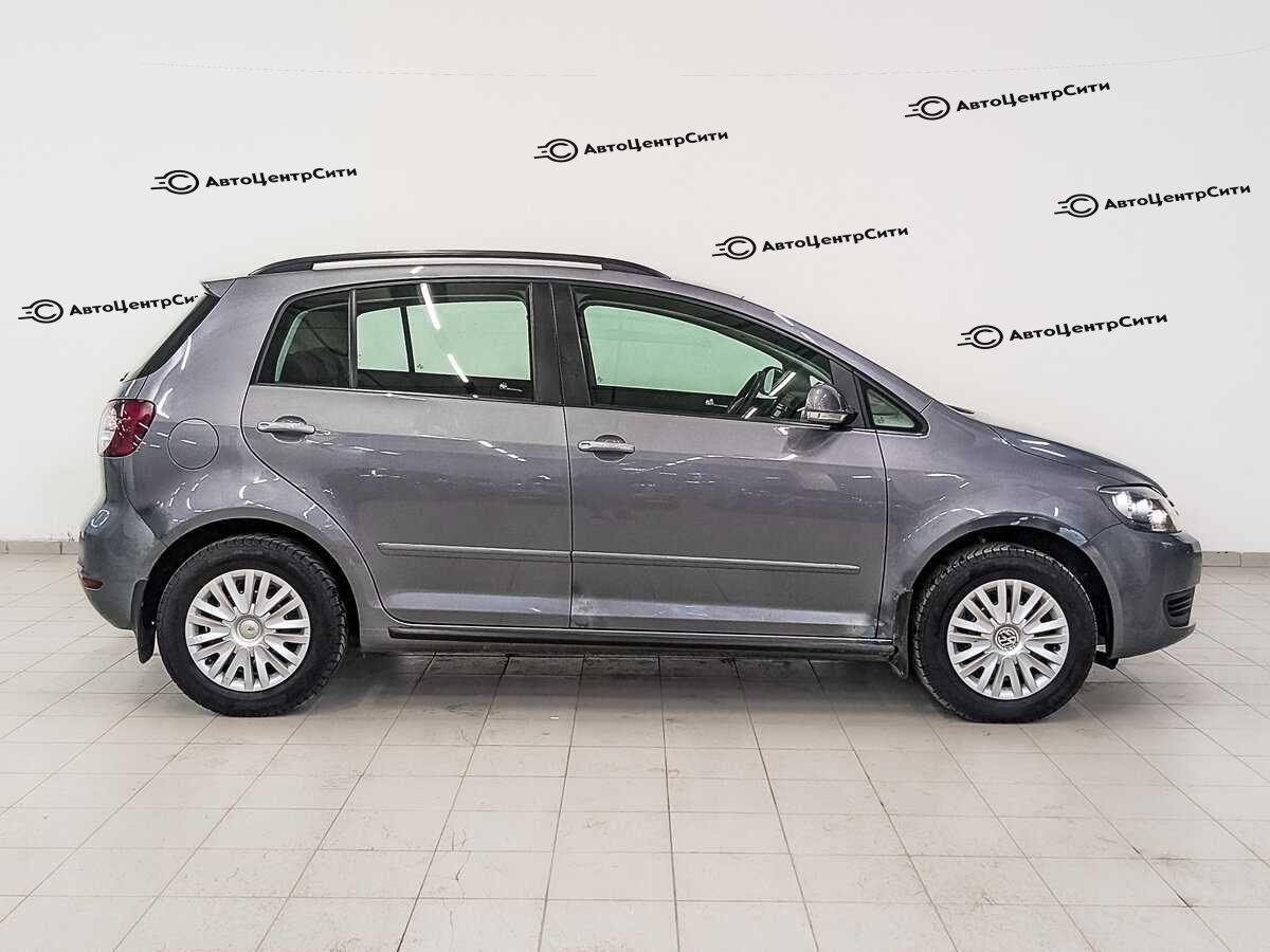Volkswagen Golf Plus с пробегом — 2012 год. Фото: #3
