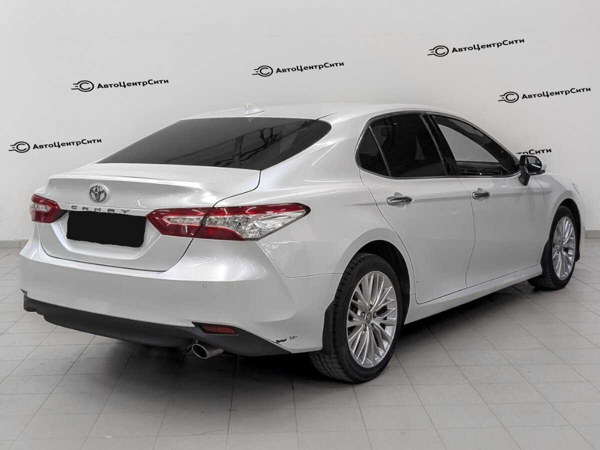 Toyota Camry с пробегом — 2019 год. Фото: #4