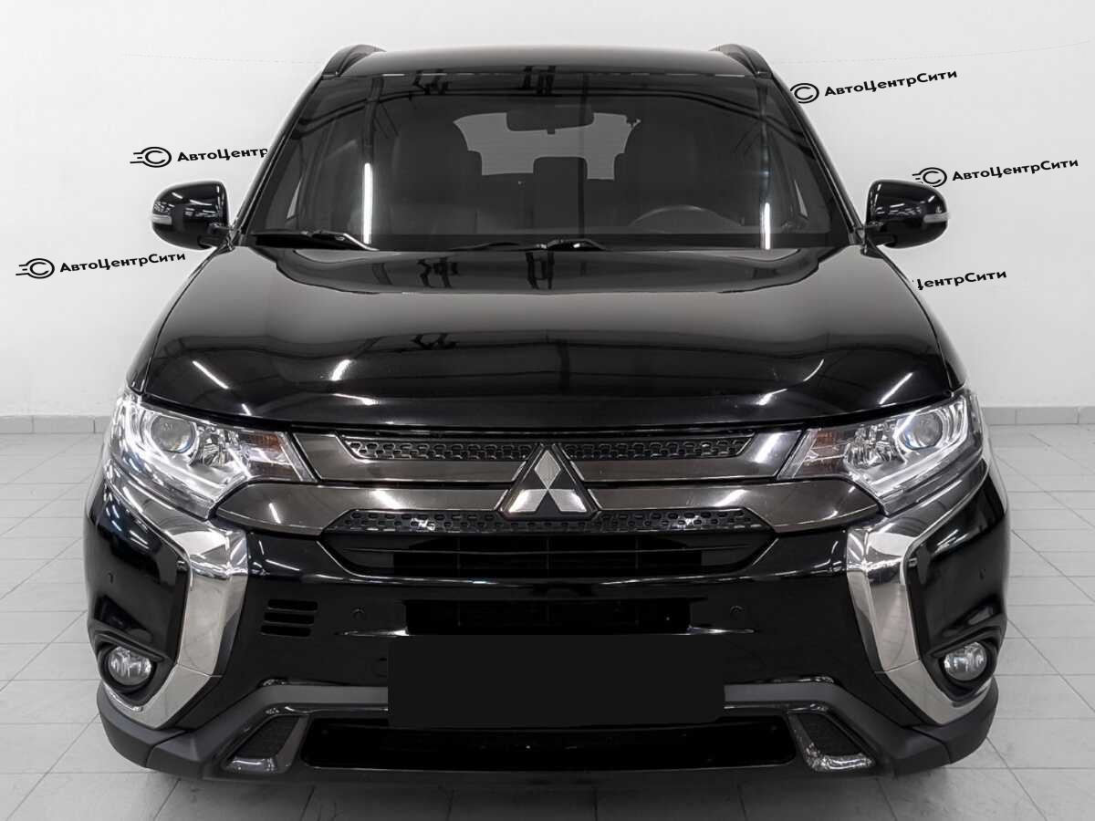 Mitsubishi Outlander с пробегом — 2021 год. Фото: #1