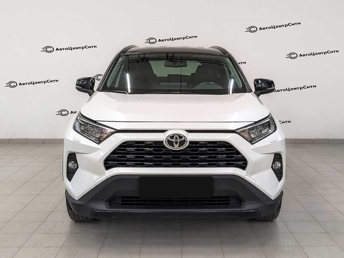 Toyota RAV4 с пробегом — 2021 год. Фото: #1