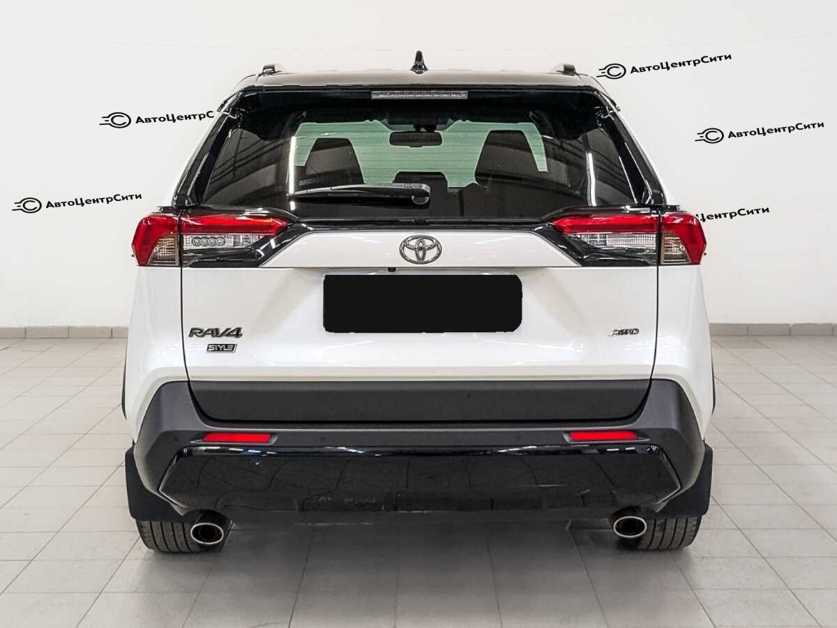 Toyota RAV4 с пробегом — 2021 год. Фото: #5