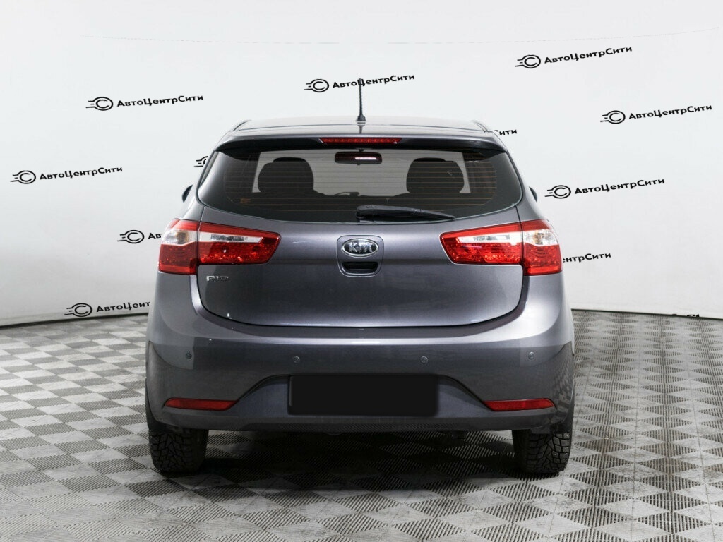 Kia Rio с пробегом — 2012 год. Фото: #4