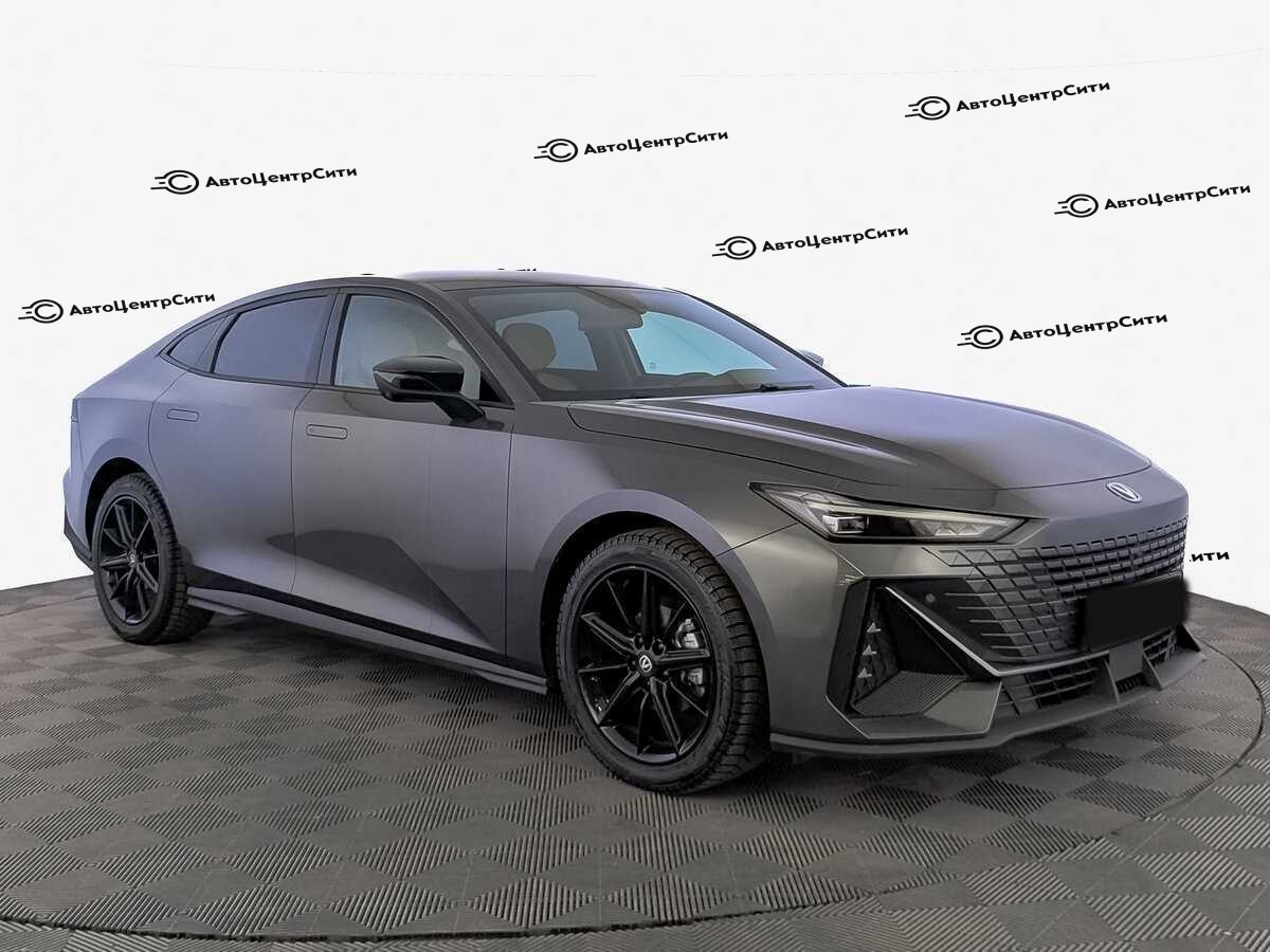 Changan UNI-V с пробегом — 2022 год. Фото: #2