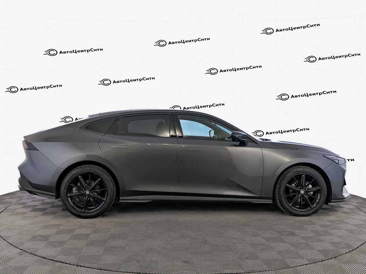 Changan UNI-V с пробегом — 2022 год. Фото: #3