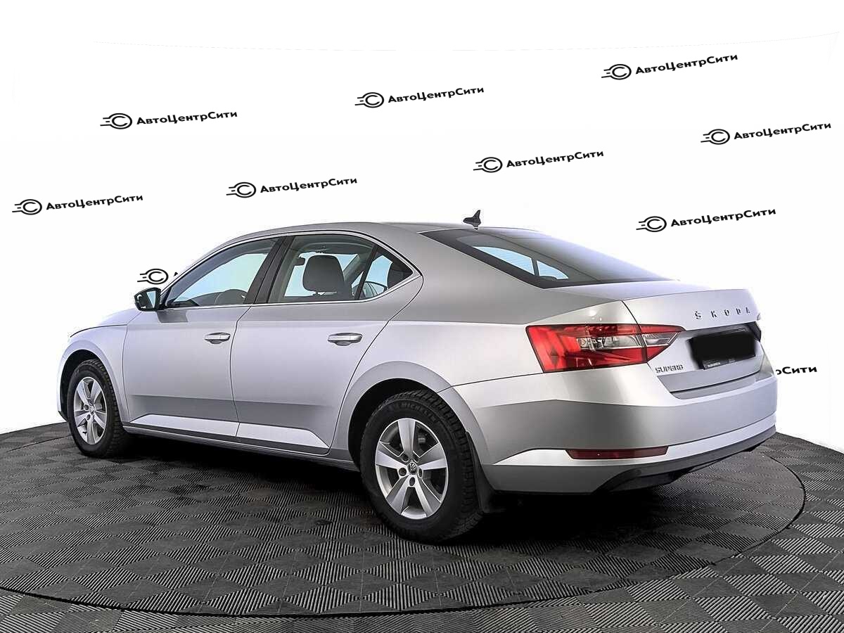 Skoda Superb с пробегом — 2021 год. Фото: #6