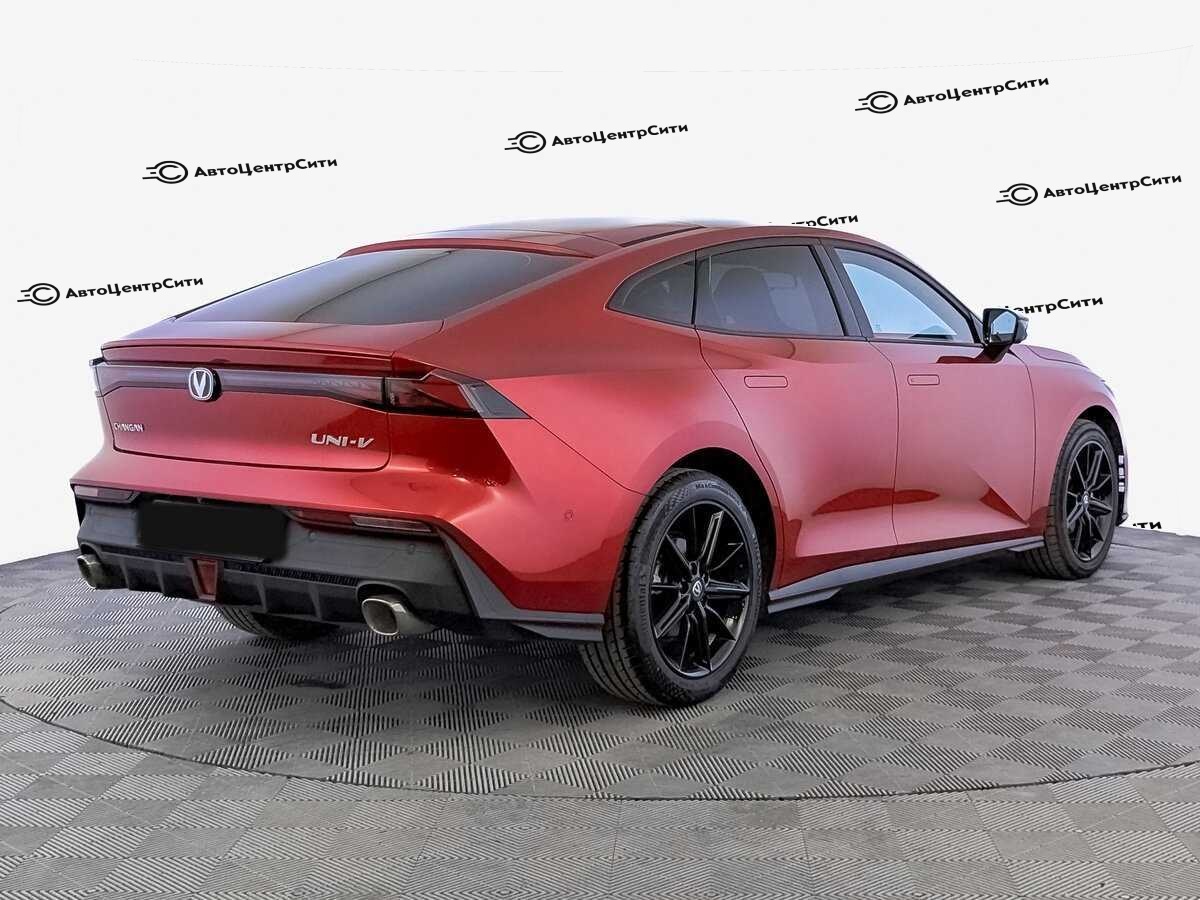 Changan UNI-V с пробегом — 2024 год. Фото: #4