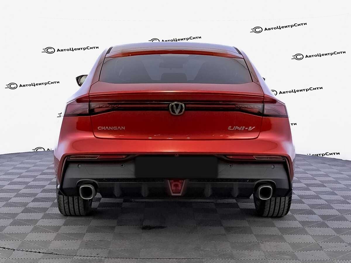 Changan UNI-V с пробегом — 2024 год. Фото: #5