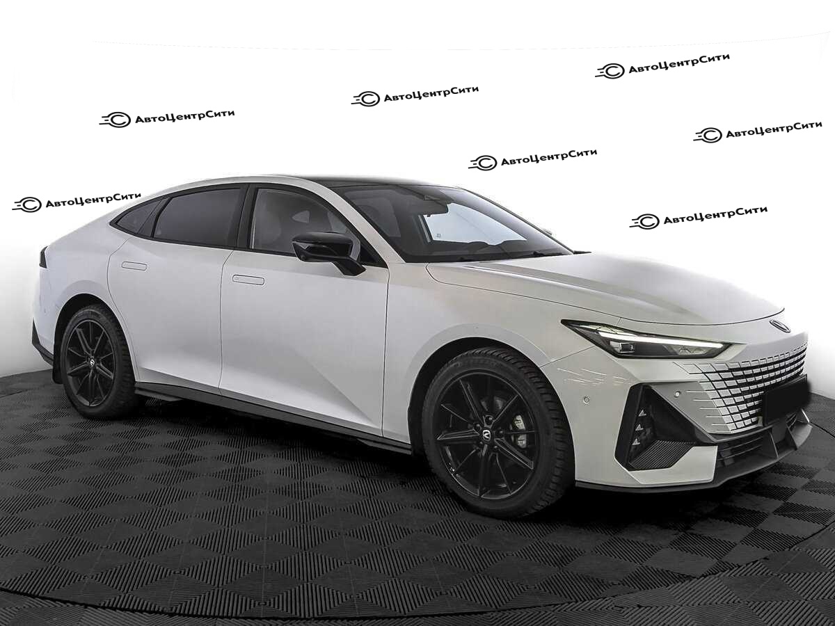 Changan UNI-V с пробегом — 2023 год. Фото: #2