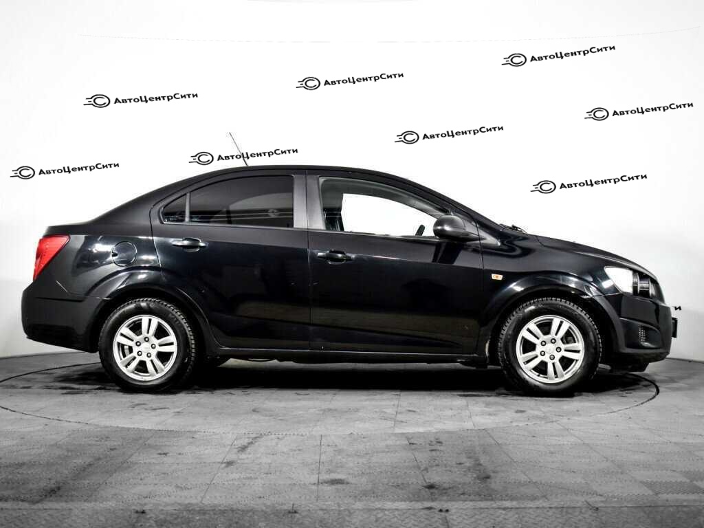Chevrolet Aveo с пробегом — 2013 год. Фото: #3