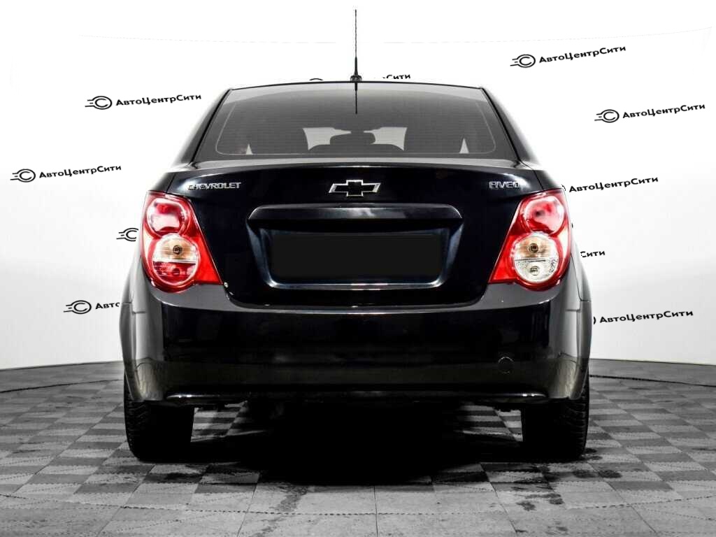 Chevrolet Aveo с пробегом — 2013 год. Фото: #5