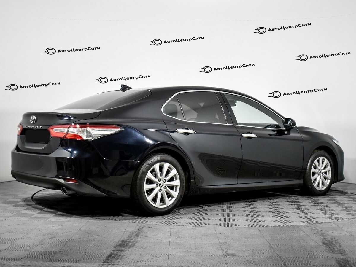 Toyota Camry с пробегом — 2020 год. Фото: #1