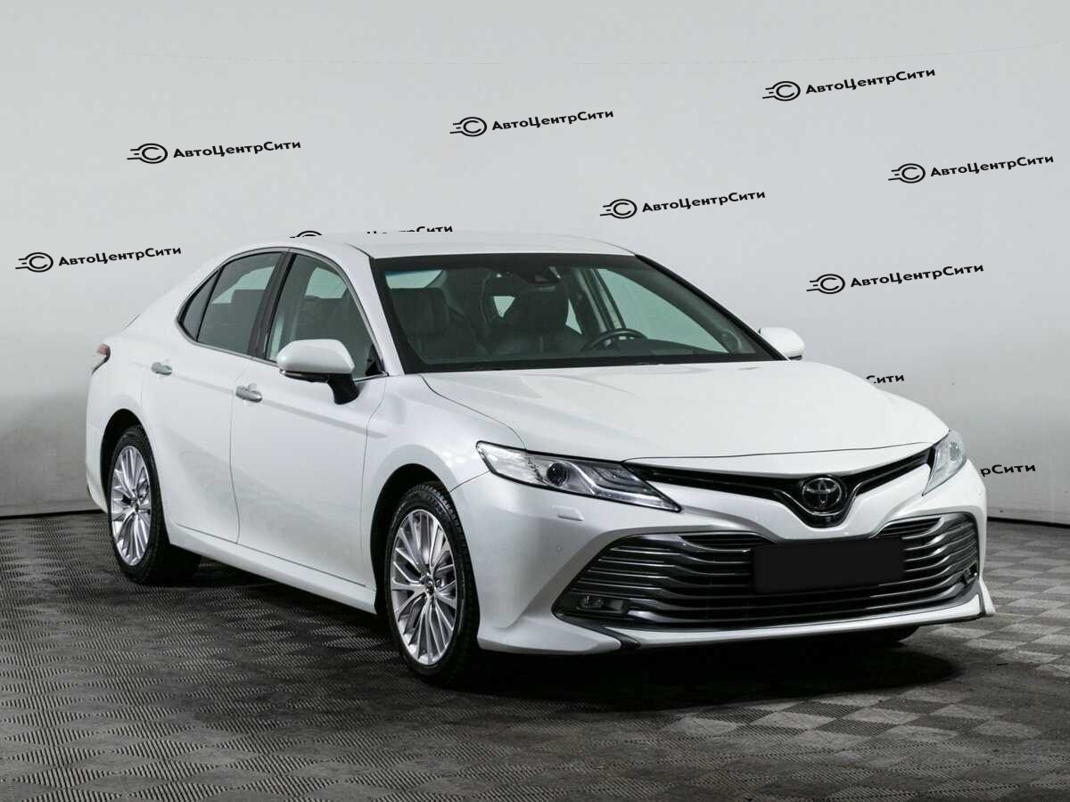 Toyota Camry с пробегом — 2018 год. Фото: #2