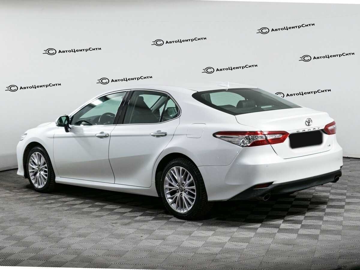 Toyota Camry с пробегом — 2018 год. Фото: #5