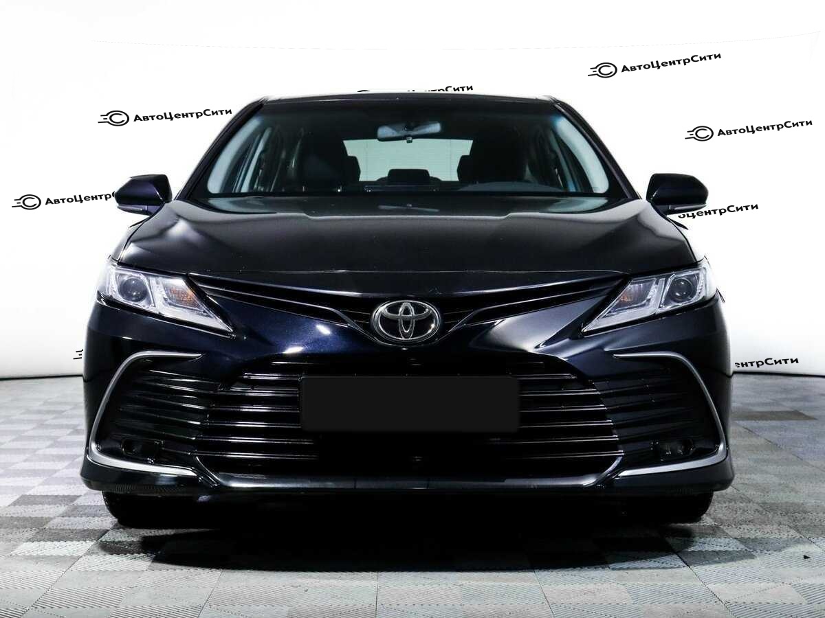 Toyota Camry с пробегом — 2021 год. Фото: #1