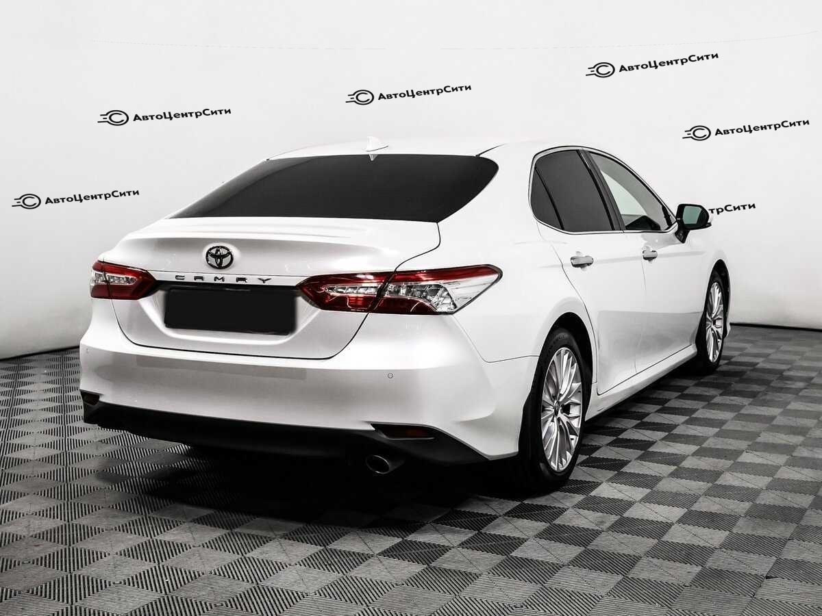 Toyota Camry с пробегом — 2019 год. Фото: #4