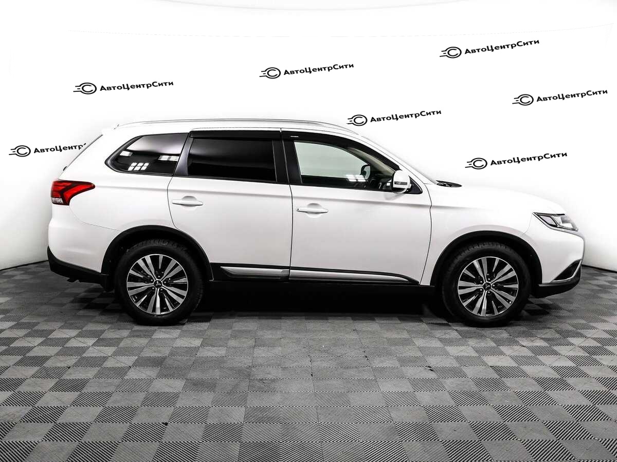 Mitsubishi Outlander с пробегом — 2019 год. Фото: #3