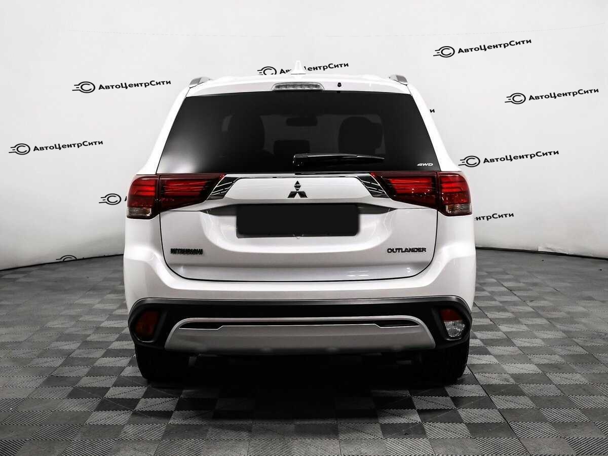Mitsubishi Outlander с пробегом — 2019 год. Фото: #5