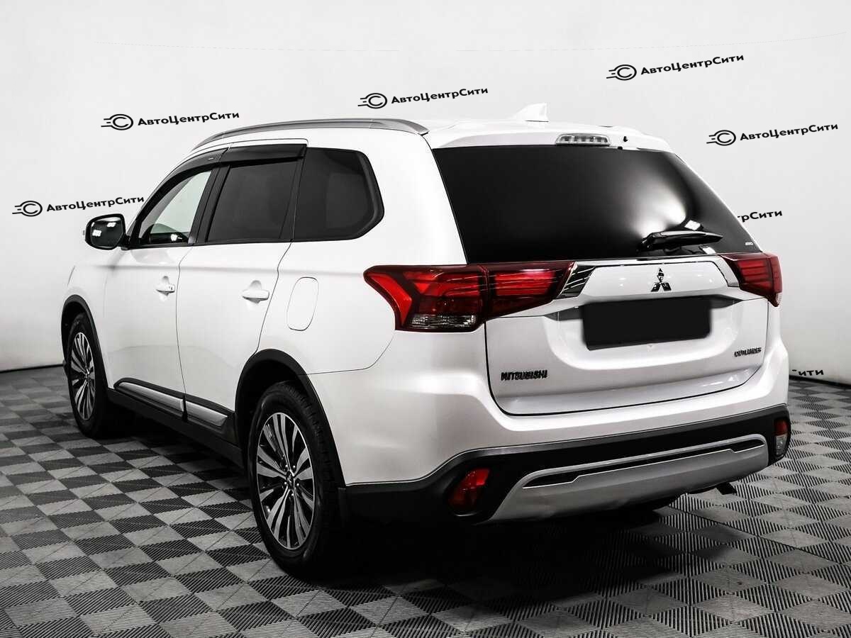 Mitsubishi Outlander с пробегом — 2019 год. Фото: #6