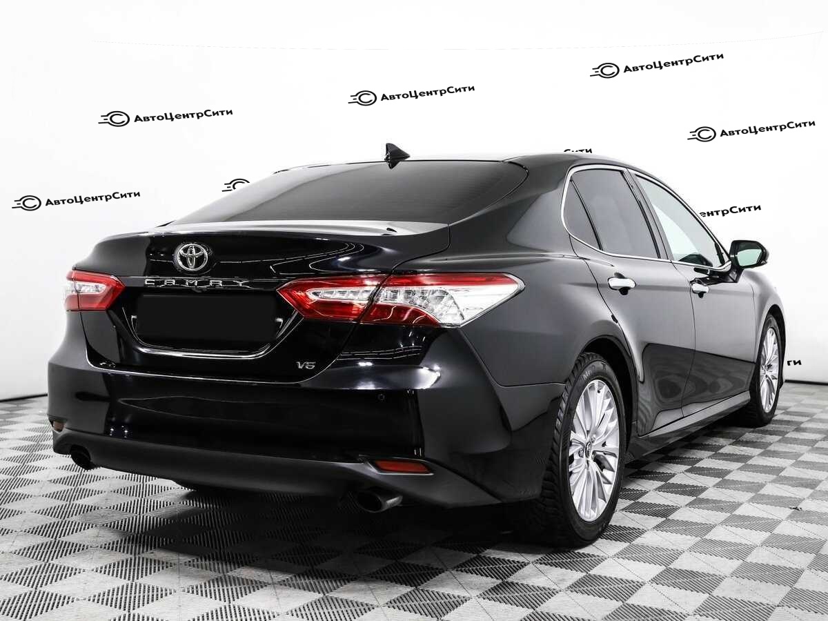 Toyota Camry с пробегом — 2018 год. Фото: #4