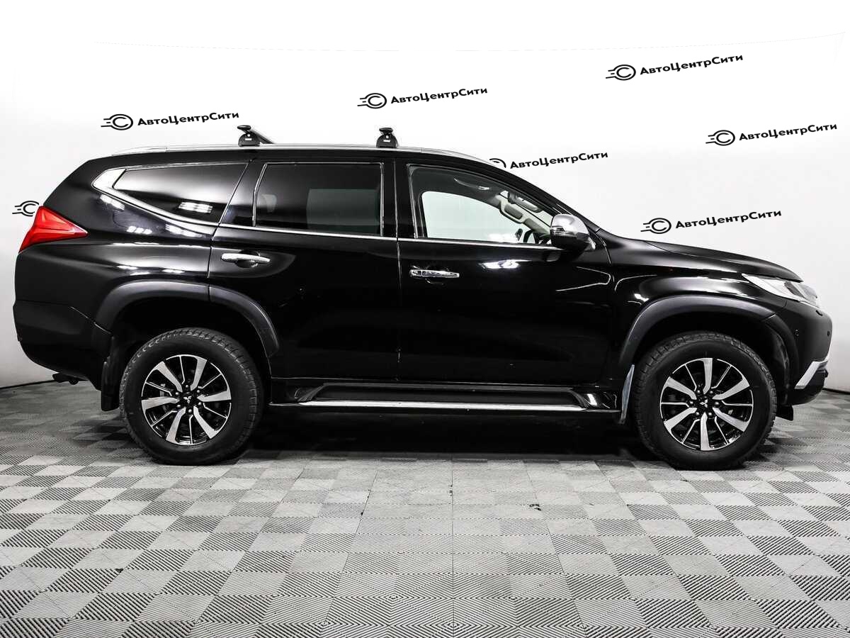 Mitsubishi Pajero Sport с пробегом — 2018 год. Фото: #3