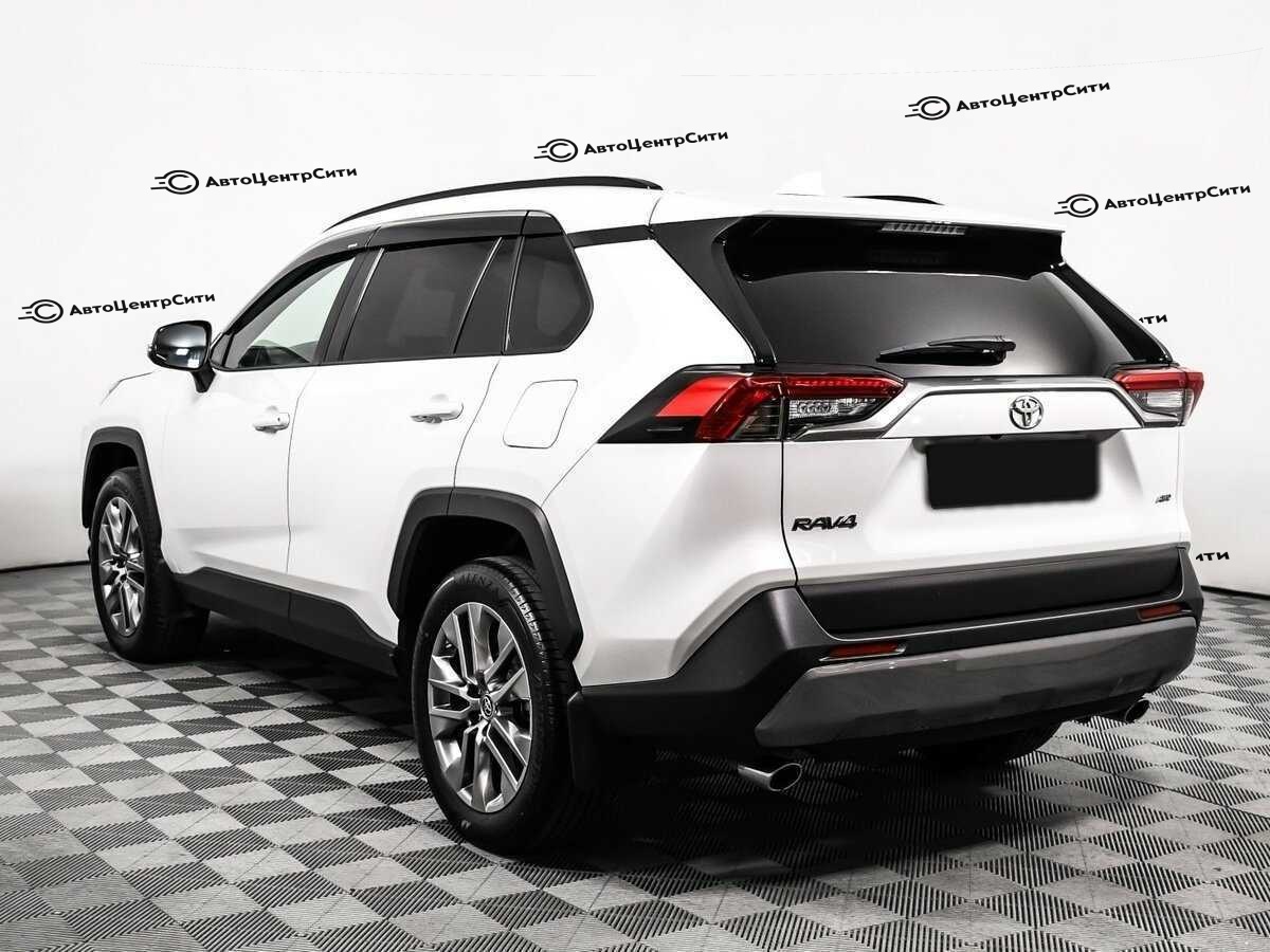 Toyota RAV4 с пробегом — 2021 год. Фото: #6