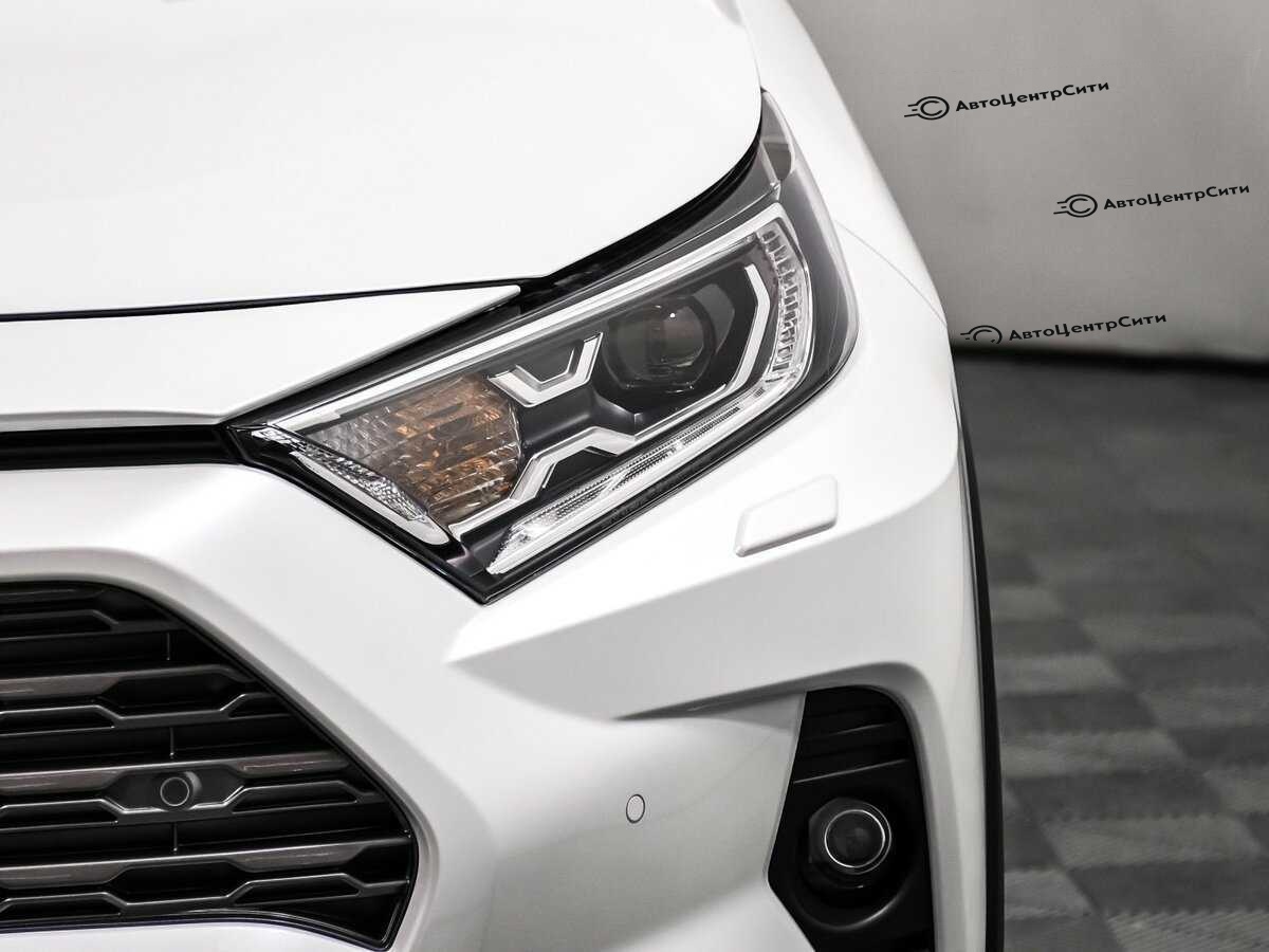 Toyota RAV4 с пробегом — 2021 год. Фото: #14