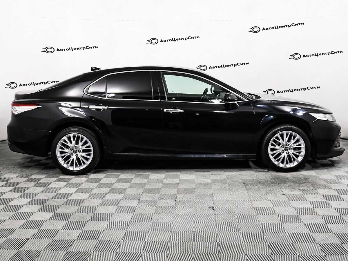 Toyota Camry с пробегом — 2018 год. Фото: #3