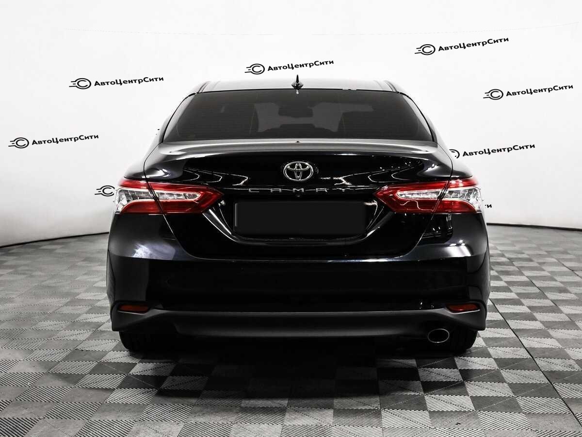 Toyota Camry с пробегом — 2018 год. Фото: #5