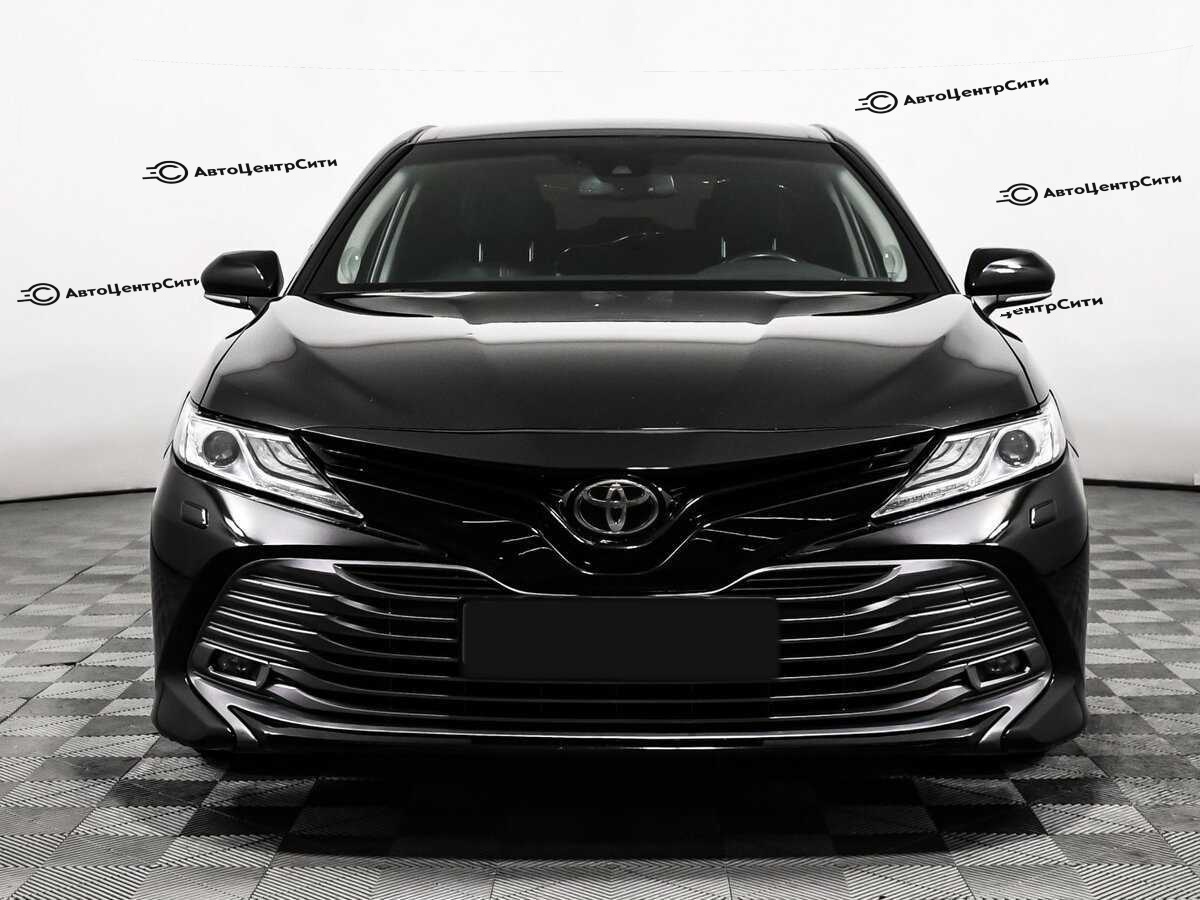 Toyota Camry с пробегом — 2019 год. Фото: #1