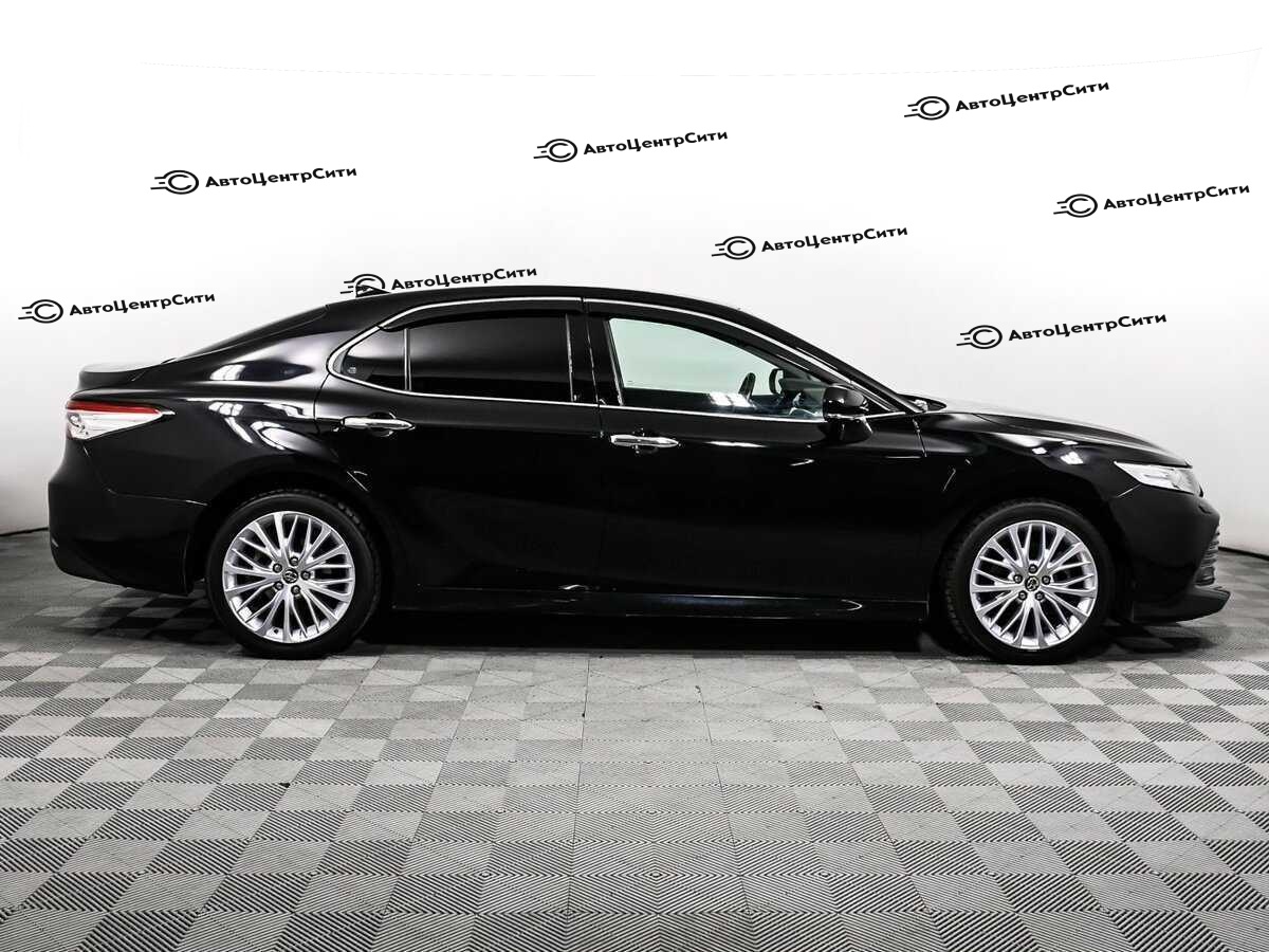 Toyota Camry с пробегом — 2019 год. Фото: #3