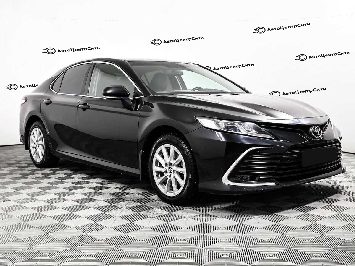 Toyota Camry с пробегом — 2022 год. Фото: #2
