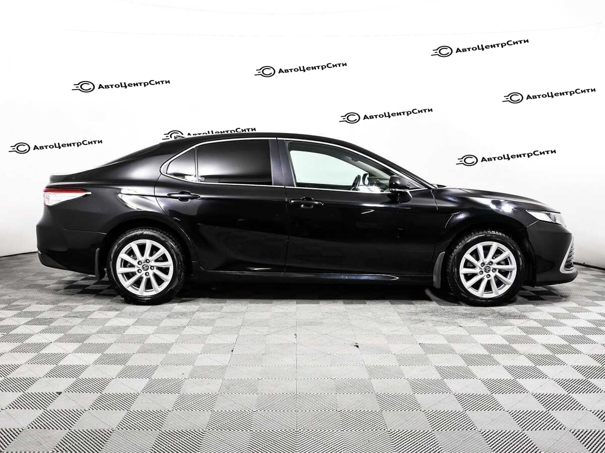 Toyota Camry с пробегом — 2022 год. Фото: #3